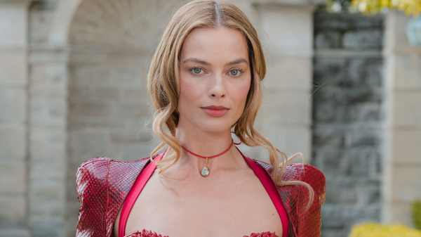 Margot Robbie’s Random Hair Ribbons Bring the Whimsy—See the Photos