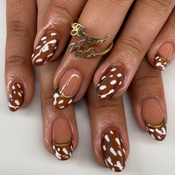 Deer print nails